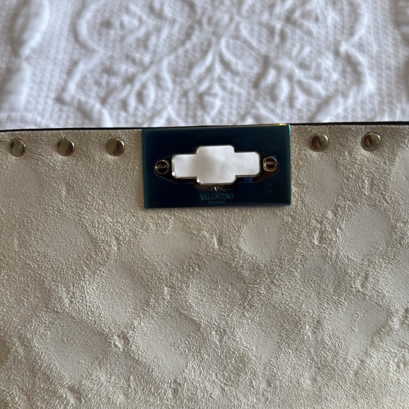 Authentic Valentino rockstud spike purse in ivory - Picture 10 of 10
